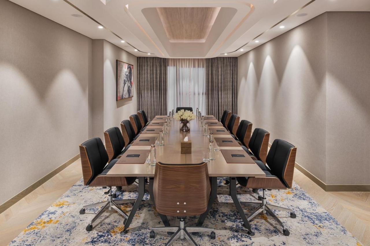 โรงแรมพาราเมาท์ มิดทาวน์ ดูไบ ภายนอก รูปภาพ Boardroom at the hotel