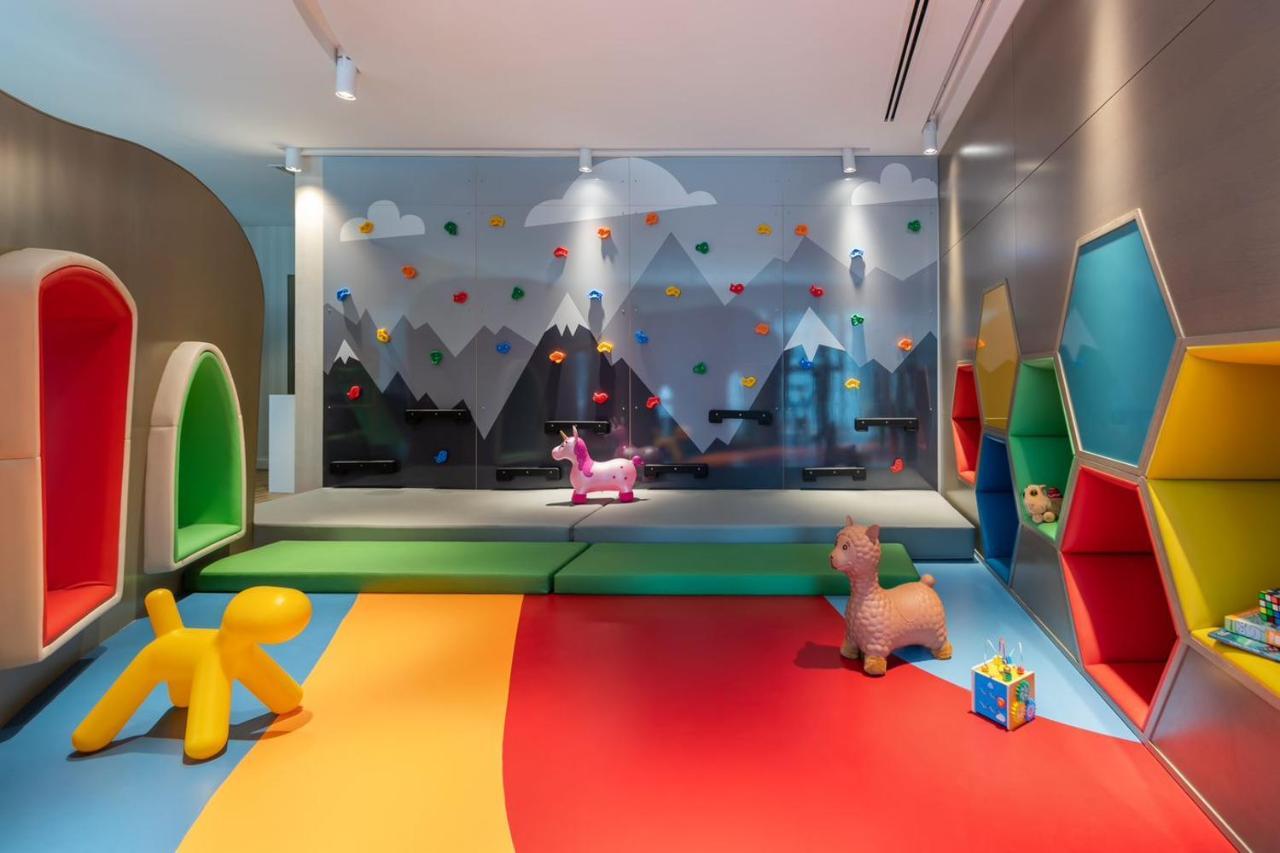 โรงแรมพาราเมาท์ มิดทาวน์ ดูไบ ภายนอก รูปภาพ The Children's Club at the Ritz-Carlton, DIFC, Dubai