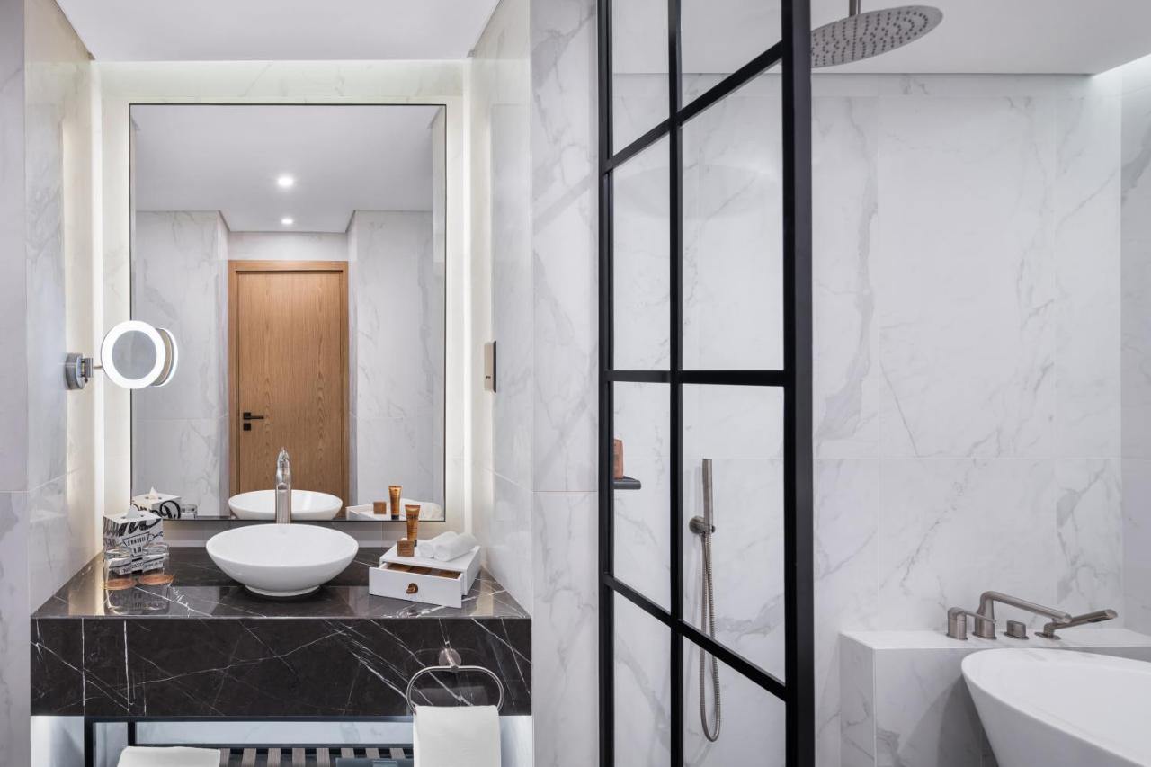 โรงแรมพาราเมาท์ มิดทาวน์ ดูไบ ภายนอก รูปภาพ Bathroom