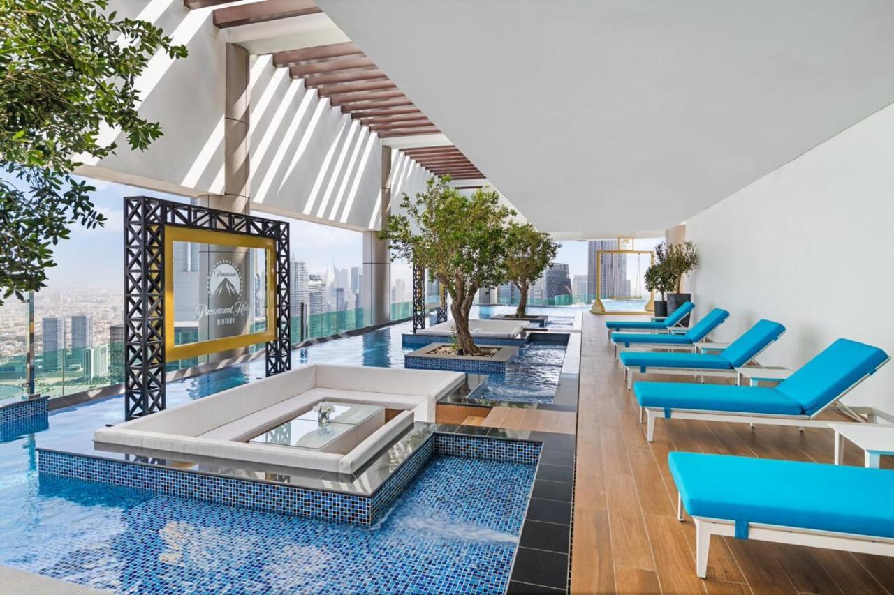 โรงแรมพาราเมาท์ มิดทาวน์ ดูไบ ภายนอก รูปภาพ The pool at the 360° Sky Lounge