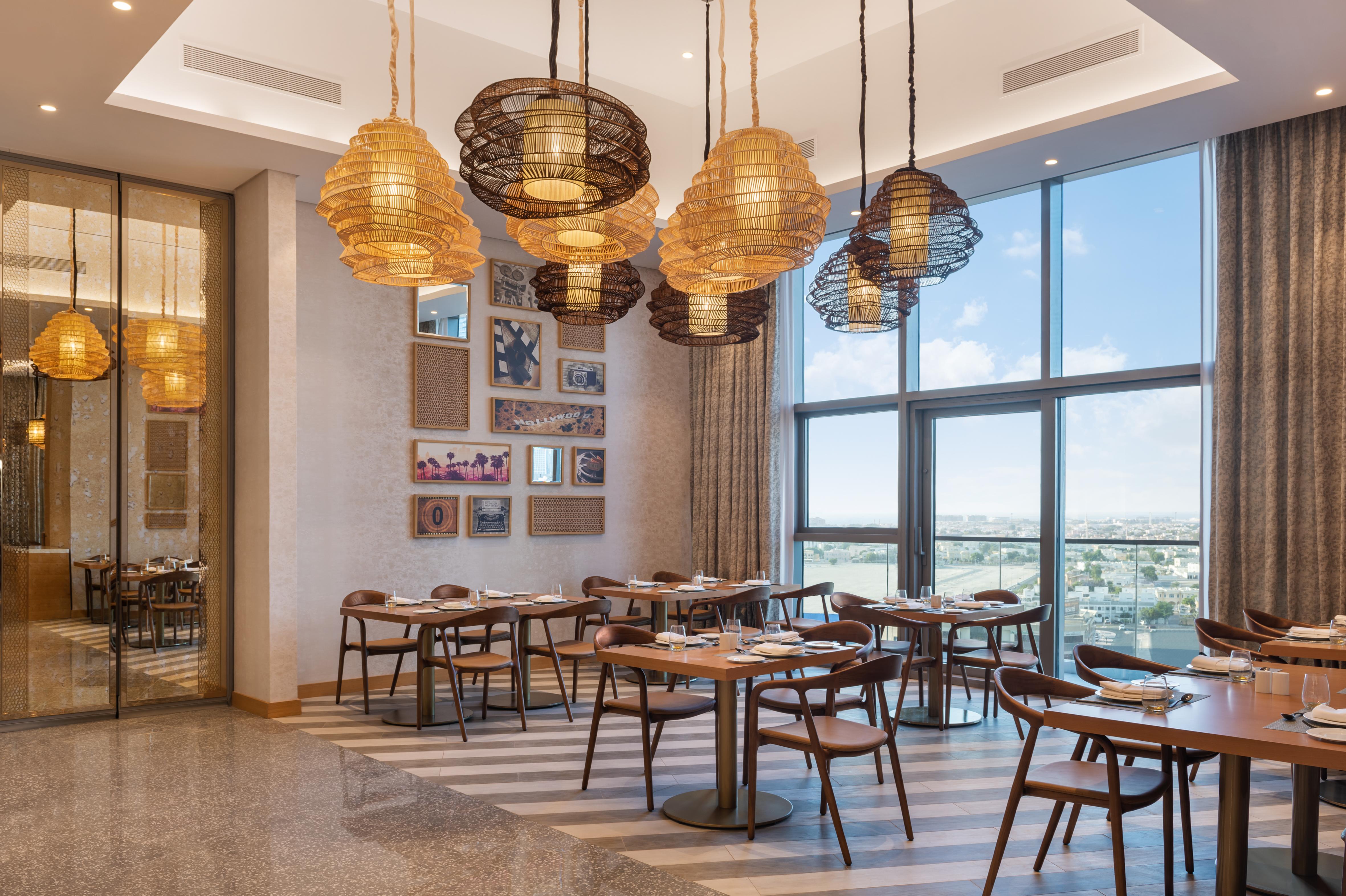โรงแรมพาราเมาท์ มิดทาวน์ ดูไบ ภายนอก รูปภาพ The restaurant